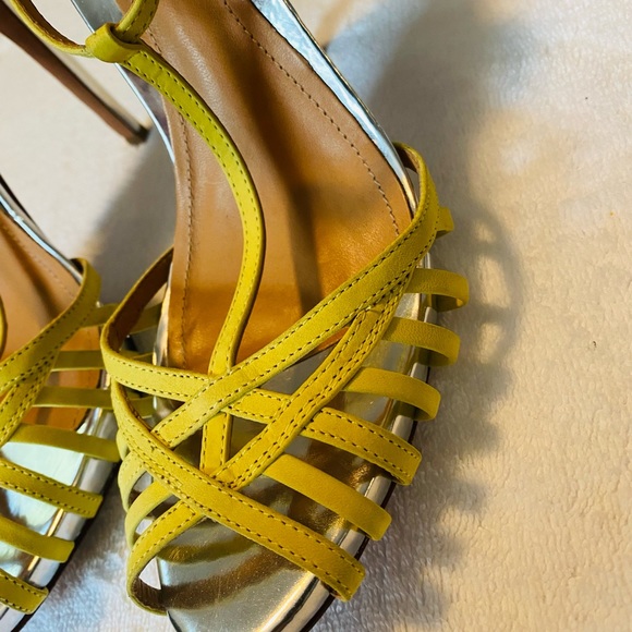 Almost Brand New Brazilian Leather Heels By SHULTZ - Size 10 B - box 2 - Picture 4 of 8